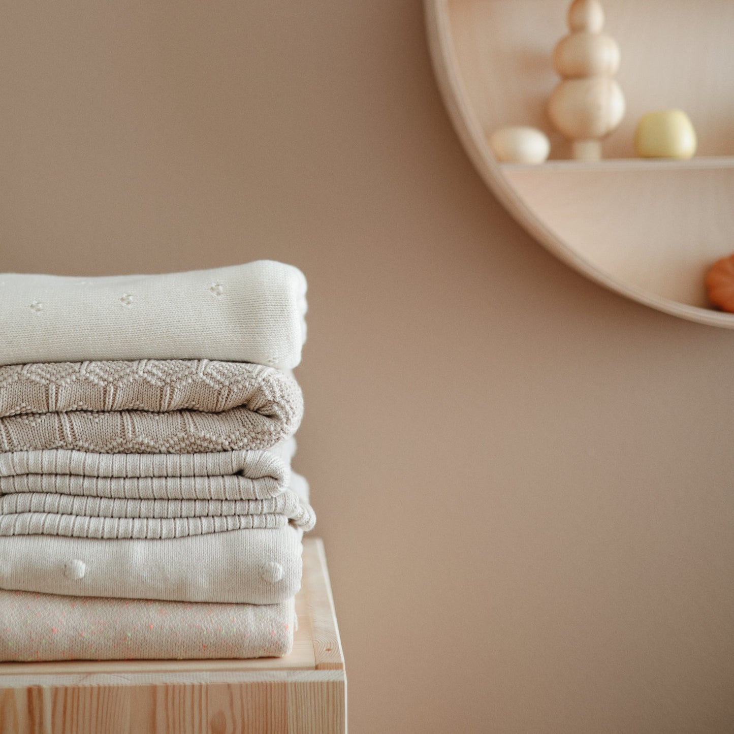 人気 子供 赤ちゃん ベビー ママ パパ 乳児 便利 ブランド おすすめ 北欧 シンプル【mushie Japan公式】ムシエ ブランケット ニット ひざ掛け かわいい おしゃれ 赤ちゃん オーガニックコットン コットン 綿 ベビー 毛布 出産祝い ギフト プレゼント Knitted Baby Blanket 可愛い 白 アイボリー