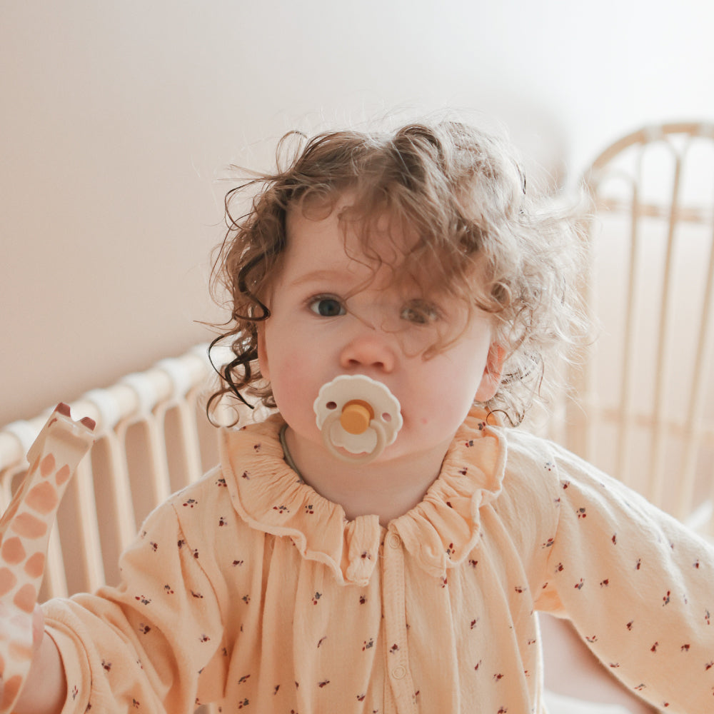 ムシエ 公式】おしゃぶり デイジーマルチカラー Chamomile – mushie